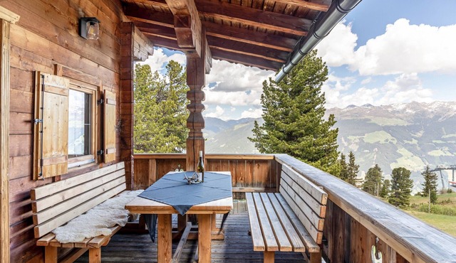 Chalet 'Hochzillertal' with Mountain View, Private Terrace and Wi-Fi
