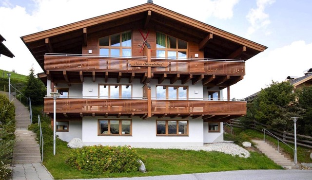 Chalet in Hohe Tauern with Panoramic Views