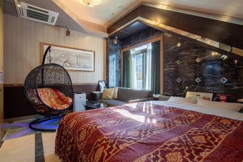 Charme Hotel, Romantic Hideaway in Central Tokyo