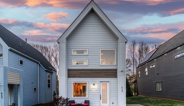 Charming 4BR Getaway Two Suites + Great Layout in Charlotte