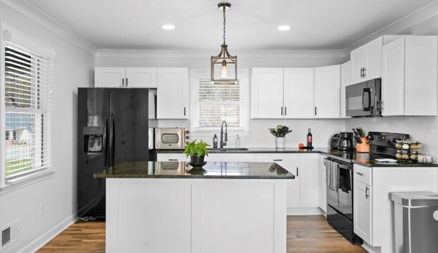 Charming Greenville Getaway