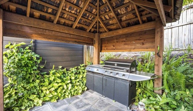 Charming group getaway - 9 mins to Burleigh beach