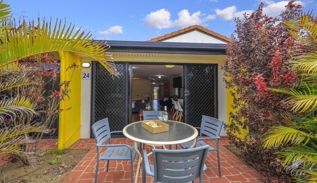 Charming villa located in heart of the Coral Cove Golf Resort in Bargara