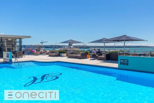 City View Studio w Rooftop Pool, Gyms in Auckland CBD