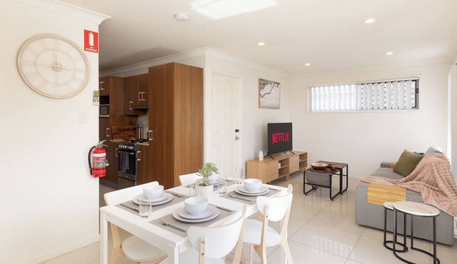 Clean Rocklea 1BR | Private Workspace | 316D1