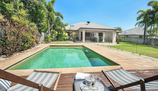 Coco Tierra Expansive Cairns Oasis with Pool in Smithfield