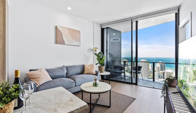 Comfy 2 Bedroom Apartment in Broadbeach - Q Stay (14013 - 2N - NB)