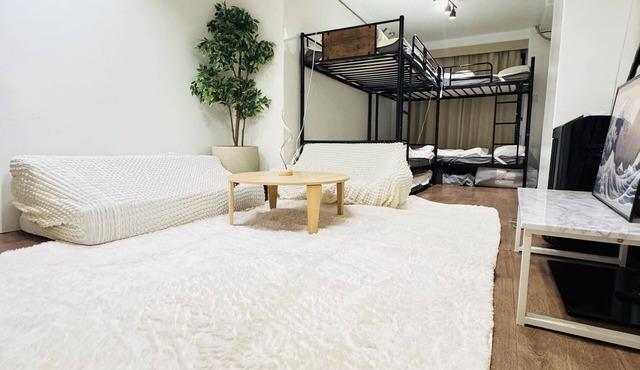 Conveniently located right next to Central Park and a 2-minute walk from the station! Cherry blossom illumination and picnics can be enjoyed. Easy to get anywhere in the central city center!