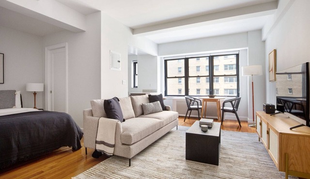 Cool Sutton Place Studio w/Doorman & Gym, nr Sutton Park, by Blueground in Uptown