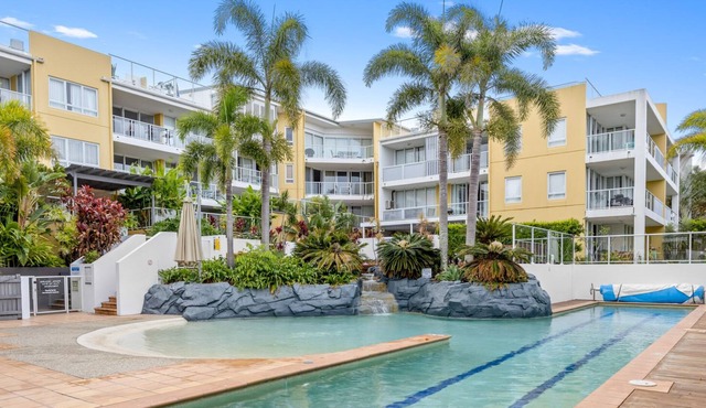 Cosy Coolum SeaChange 2 Bedroom Ocean Side Apartment