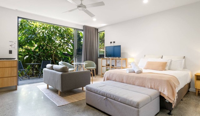 Crows Nest in the heart of Lennox Head Village