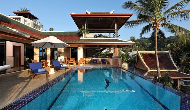 Detached private villa with own infinity pool. Chef, full staff. Ocean views.