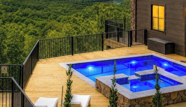 Discover Pool Paradise w/Breathtaking Lake Views HotTub Fun Games Privacy