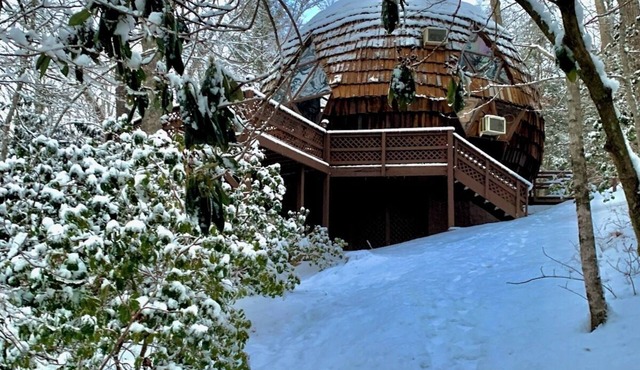 Discover Your Cool Escape - Geodesic Dome w/Hot Tub, & Private!