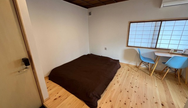 Double room with queen bed and bathroom/Nakatsugawa City Gifu