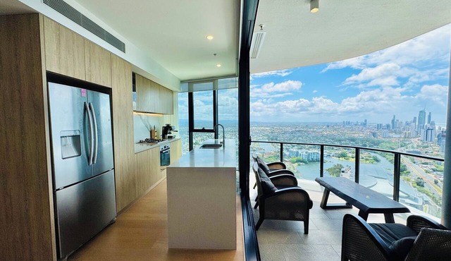 “Dream View” @ The Star - Panoramic Ocean, City - 2 bed - Sleeps 5 - Broadbeach