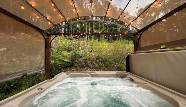 Dreamy Couples Cabin With Hot Tub And Fire Pit