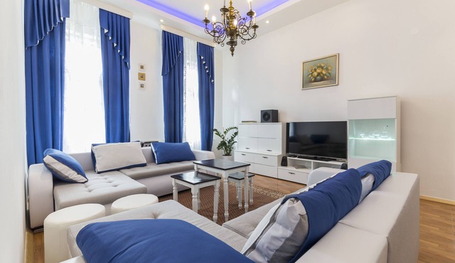 E&E Apartments 4* Free Parking/City Center LJ