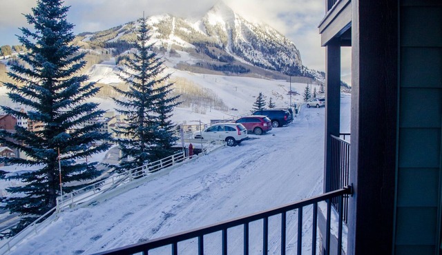 Eagle's Nest Condo | 3 Bedroom | Shared Hot Tub | Free Shuttle to Ski Area