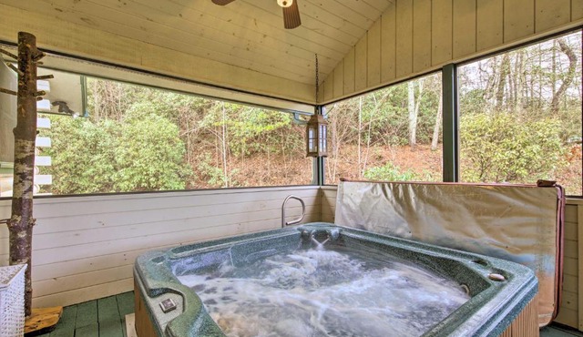 Ellijay Cabin with Porch & Private Hot Tub!