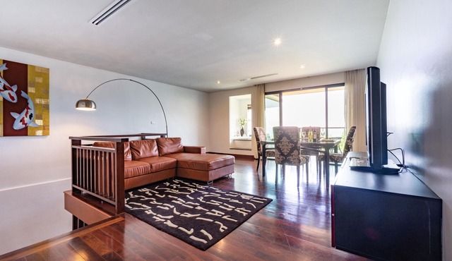 Family Penthouse Duplex 2 Bedroom Jacuzzi Sea View