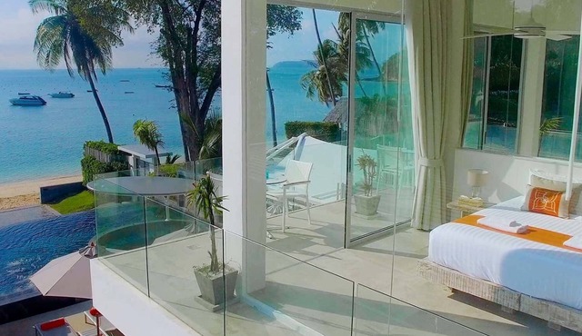 FREE $900 Daily Luxury Pack, 6-Bed Beachfront Villa, Private Pool, Bar, BBQ, Gym