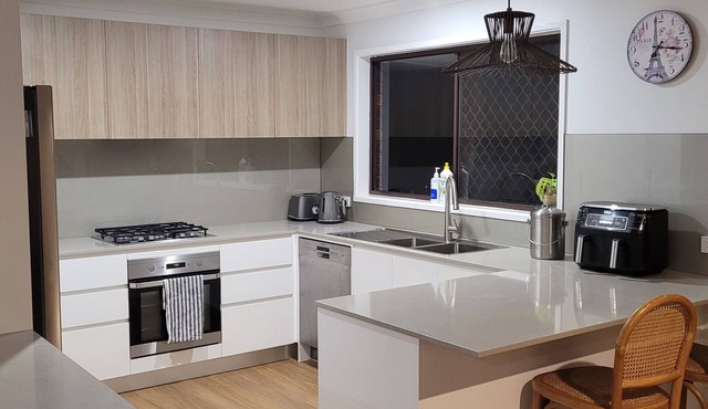 Fully furnished family Home available for 4 to 6 month lease. South Gold Coast