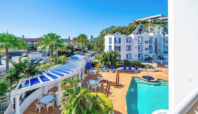 GC Marathon Base, Sleeps 8, Pool, Spa, BBQ,Parking