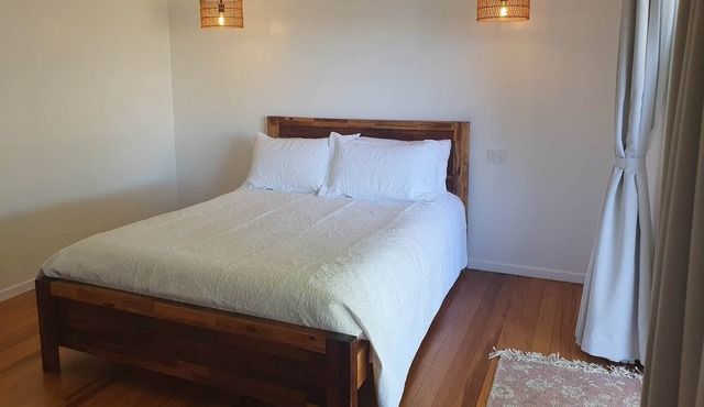 Grey Galah BnB in the heart of Georgetown with gorgeous big deck.