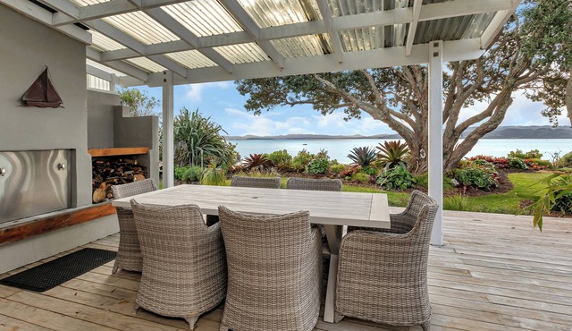 Harbourside Views - One Tree Point Holiday Home
