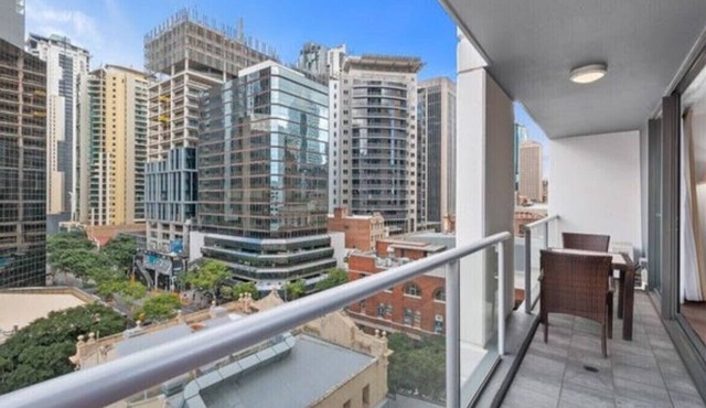 Heart of Brisbane CBD close to casino city hall botanic garden