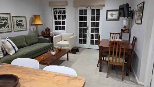 Hillcrest Cottage