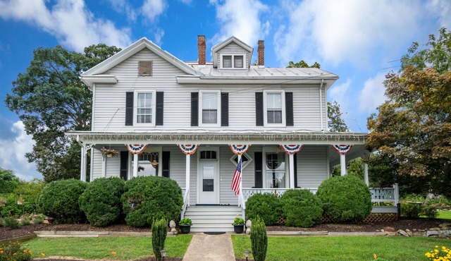 Historic 6 BR 6.5 BA home with Stunning Views