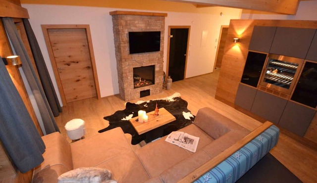 Holiday apartment with whirlpool right on the slopes