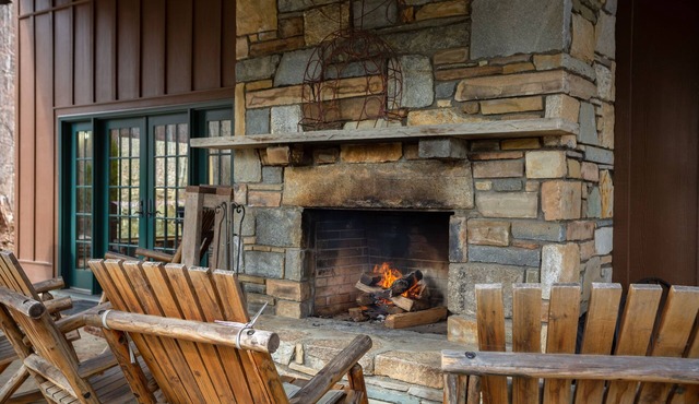 Hot tub, Fireplaces, Game room, Rustic elegance, Private, 10 miles to AVL.