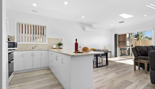 Immaculate, Modern, Comfortable Apartment in a Convenient Location in Renmark
