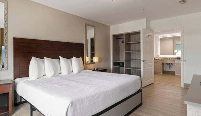 Inviting Retreat Perfect for Family Comfort & Convenience | Mall - 5.8 miles in Houston