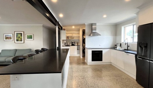 Jewel In The Crown Pet Friendly Near Currimundi Lake