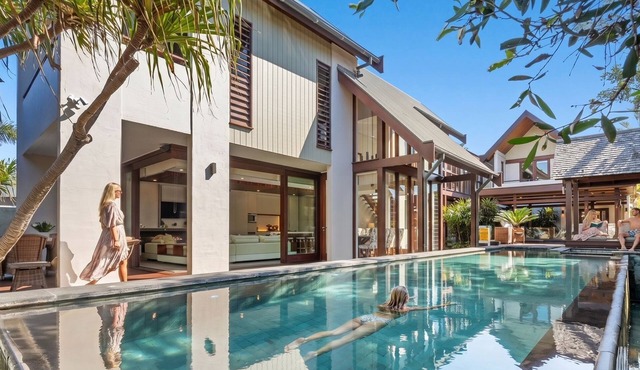 KINGSCLIFF BALINESE BEACHFRONT RETREAT