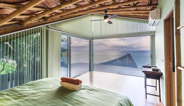 Koh Samui Dramatic Oceanfront Villa w/180° Seaview in Ko Samui