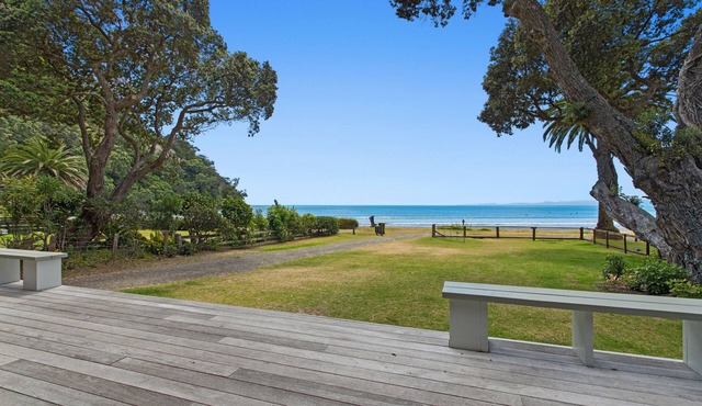 Kohi Point - Ohope Beachfront Holiday Home