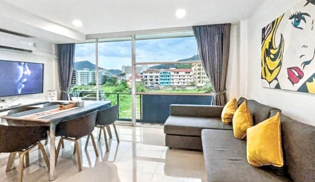 Kris - Modern Spacious 2 Bedrooms Condo with Pool