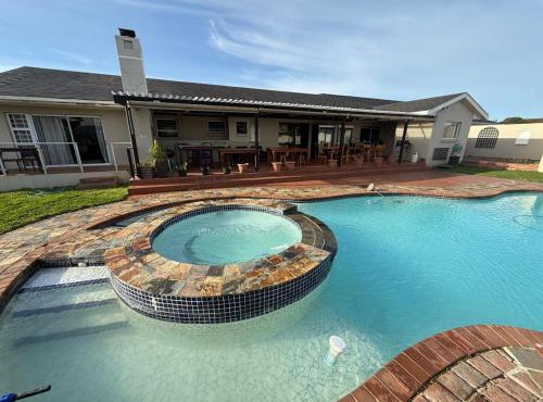La Maison on 37 Admiralty Way, Summerstrand, Port Elizabeth