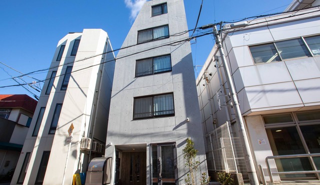 Laffitte Tokyo WEST