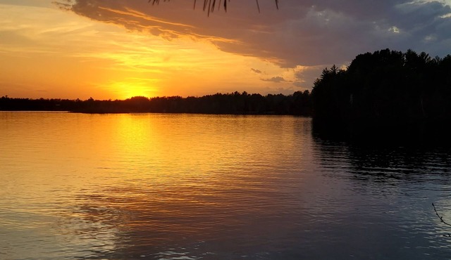 Lakefront Lodging, Beach, Fire Pit, Bar & Grill, Rentals, Live Music, Trails in Tomahawk