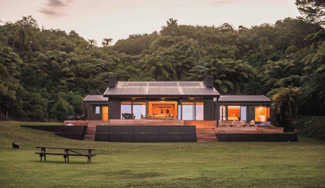 Lakefront Luxury at Okere Falls Lake Rotoiti