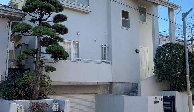 Large 3-bedroom house in Ota-ku suburb with garden. Close to city and airport.