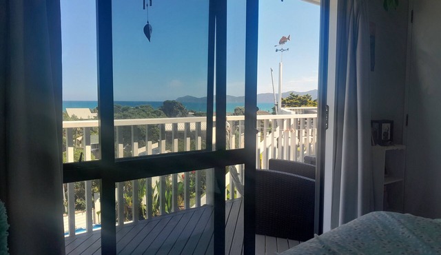 Large beach house with beautiful views access into QE2 park and to the beach. in Paraparaumu