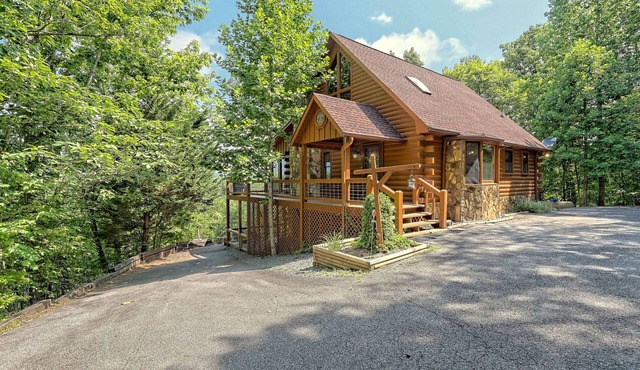 Large Deck, Screened Porch, Hot Tub, Fire Pit