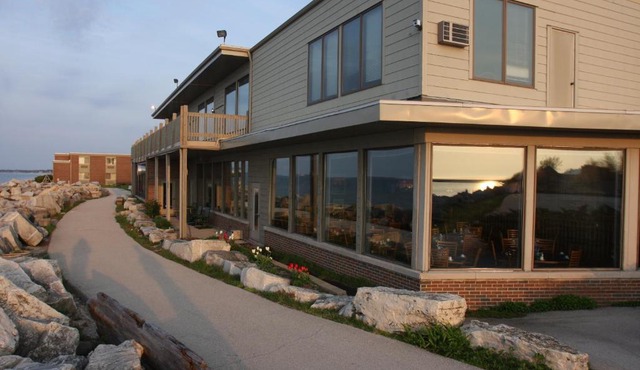 Lighthouse Inn - Two Rivers in Two Rivers